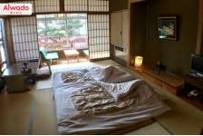 Lợi ích sức khỏe từ thói quen ngủ dưới sàn nhà của người Nhật