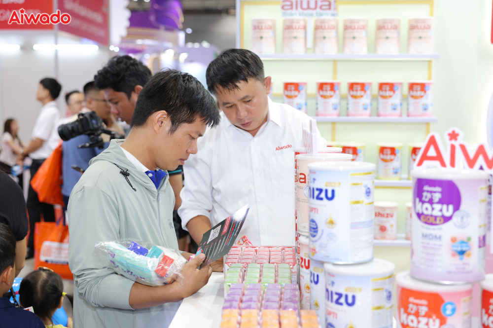 Đội ngũ nhân sự của Aiwado tận tâm chia sẻ kiến thức và tư vấn sản phẩm dinh dưỡng phù hợp cho từng khách hàng (Ảnh: Aiwado).